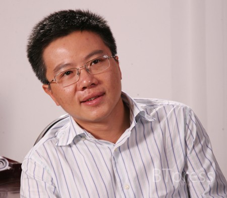 GS Ngô Bảo Châu cho biết, sử dụng tiếng Việt để làm toán, viết văn và làm thơ luôn là sở thích.