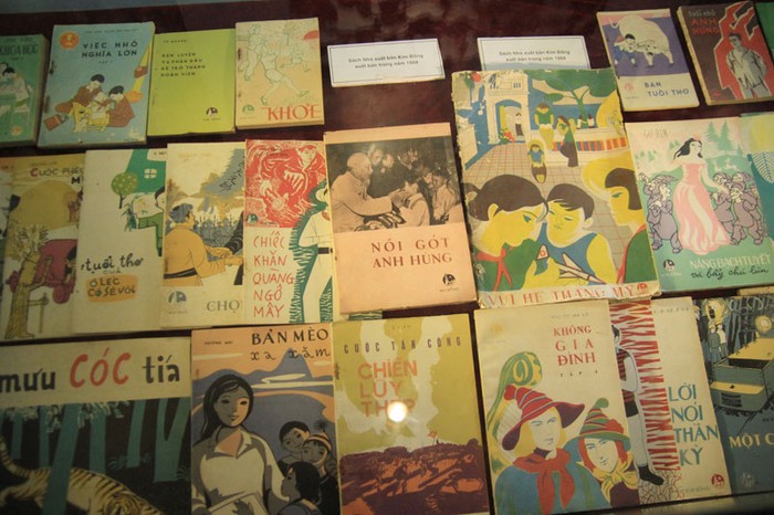 Đây là những cuốn sách một thời được NXB Kim Đồng phát hành trong thời chiến >>Chàng trai không tay người Dao đỗ Đại học >>Đáng yêu những thiên thần nhỏ ngày khai trường >>Những hình ảnh đẹp nhất lễ khai giảng 2012