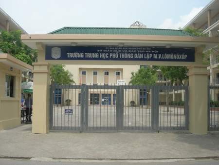 Trường THPT DL Lômônôxôp tại huyện Từ Liêm, Hà Nội.