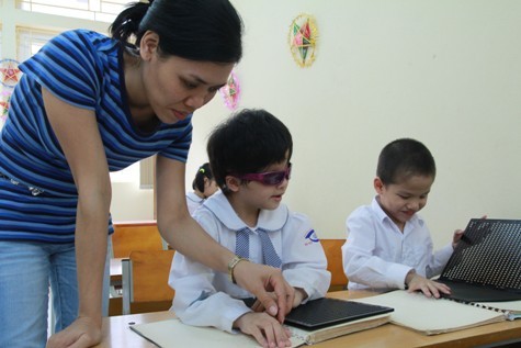 Cô Đinh Thị Thu Hường tâm niệm, mỗi khi nhìn thấy học sinh của mình làm được điều gì đó là điều vui nhất.