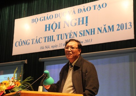 Bộ trưởng Phạm Vũ Luận tại Hội nghị thi, tuyển sinh 2013.