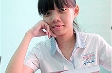 Nguyễn Thu Hà xuất sắc là một trong những nữ thủ khoa.