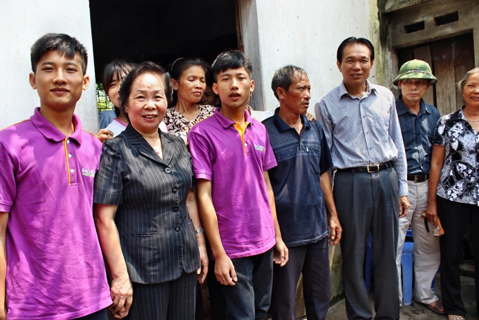 Phó Chủ tịch nước Nguyễn Thị Doan thăm gia đình Thủ khoa Nguyễn Hữu Tiến sáng nay