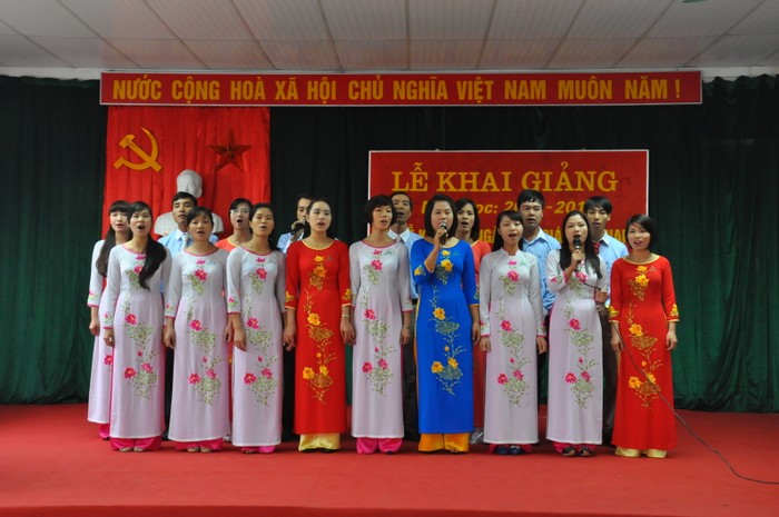 Thầy và trò trường Cao đẳng Asean cùng cất cao tiếng hát trong ngày tôn vinh các nhà giáo.