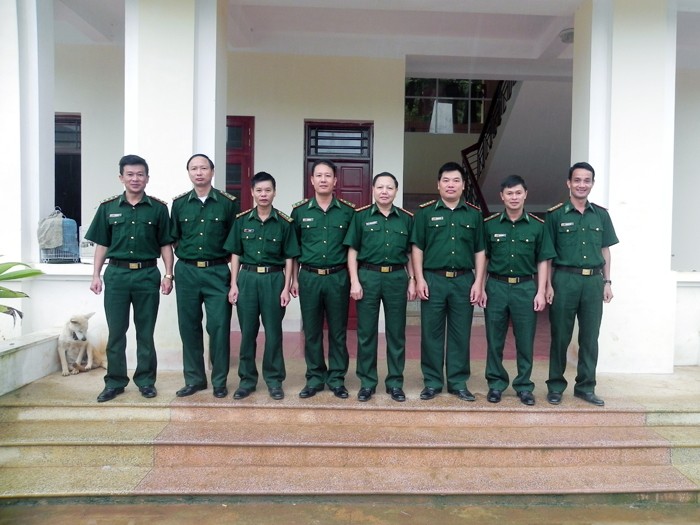 Các chiến sỹ bộ đội biên phòng tỉnh Sơn La ngày đêm chiến đấu với dòng "lũ trắng", bảo vệ cuộc sống bình yên cho người dân. Ảnh Tâm Tâm