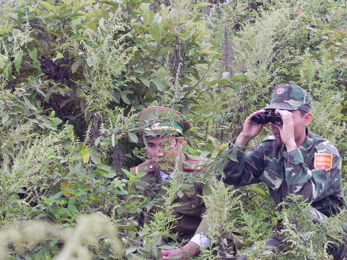 Bộ đội biên phòng Sơn La phục kích bắt tội phạm ma túy. Ảnh Tâm Tâm