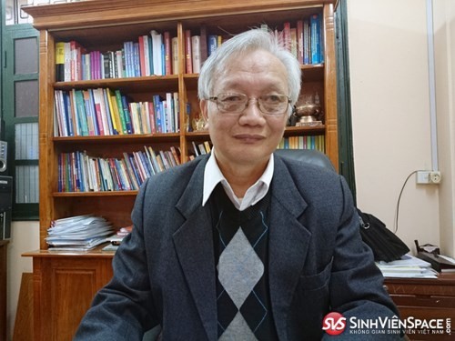 TS. Nguyễn Tùng Lâm, hiệu trưởng Trường THPT Đinh Tiên Hoàng (Hà Nội). Ảnh Xuân Trung