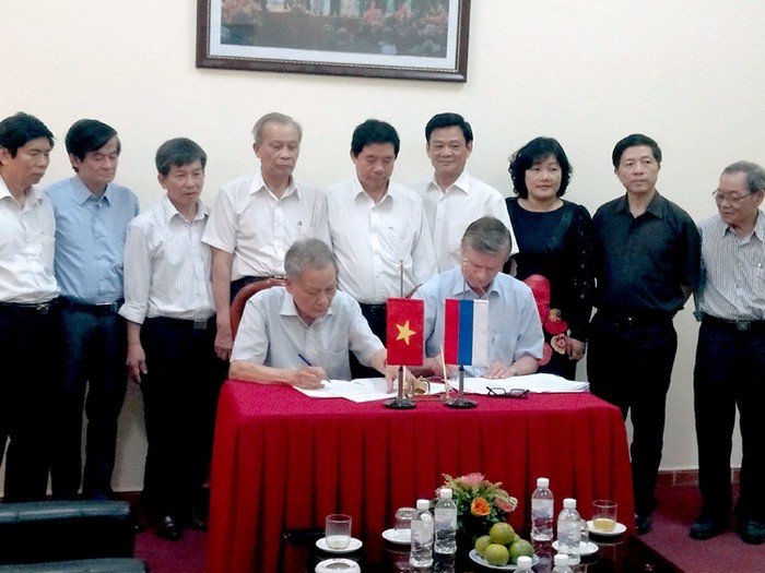 Lễ ký kết văn bản thỏa thuận về việc thành lập trường đại học liên kết Nga – Việt.