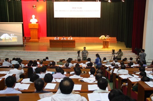 Hội nghị Hiệu trưởng các trường đại học Việt Nam được tổ chức mỗi năm một lần để bàn luận về công tác tuyển sinh đại học.