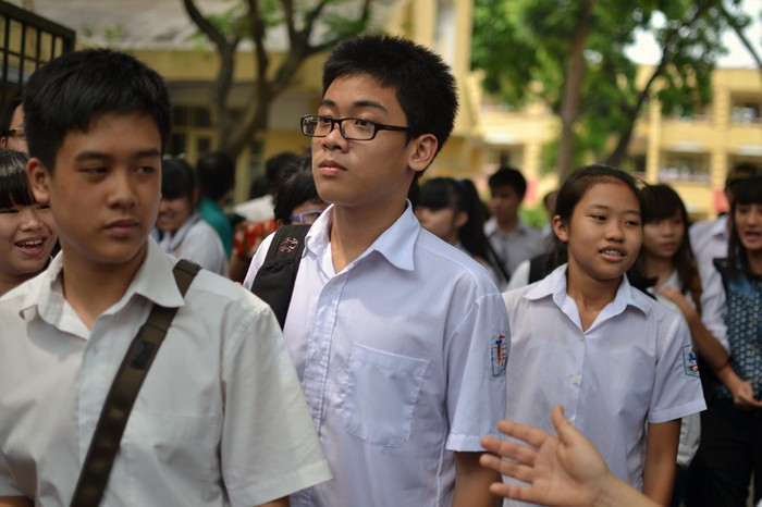 Thí sinh dự thi vào lớp 10 trường THPT Nguyễn Tất Thành năm 2014. Ảnh Xuân Trung