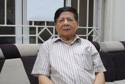 Ông Trần Xuân Nhĩ, Nguyên Thứ trưởng Bộ GD&amp;ĐT cho biết, thi phổ thông nên giao về địa phương làm. Ảnh Xuân Trung