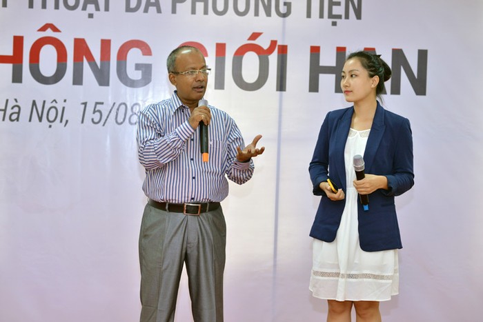 Ông Rajat Adhikary, trưởng đại diện Arena Toàn cầu tại Việt Nam chia sẻ nghề đa phương tiện với sinh viên Việt Nam.