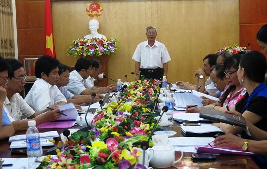 Ông Đoàn Đình Anh- Trưởng ban VH-XH Hội đồng nhân dân tỉnh Hà Tĩnh làm việc với Sở GD&amp;ĐT về kết quả thực hiện Nghị quyết 20. Ảnh tư liệu