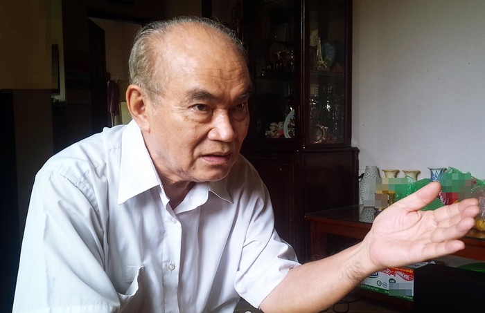 GS.TSKH Lâm Quang Thiệp đang trao đổi với phóng viên. Ảnh của Xuân Trung