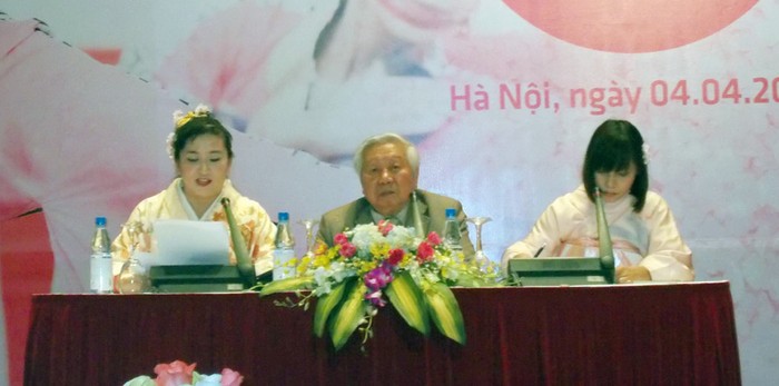 Buổi họp báo công bố chương trình Lễ hội Hoa Anh đào sắp tới tại Hà Nội.
