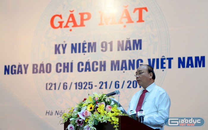 Thủ tướng Nguyễn Xuân Phúc trong buổi gặp mặt những người làm báo. Ảnh Xuân Trung