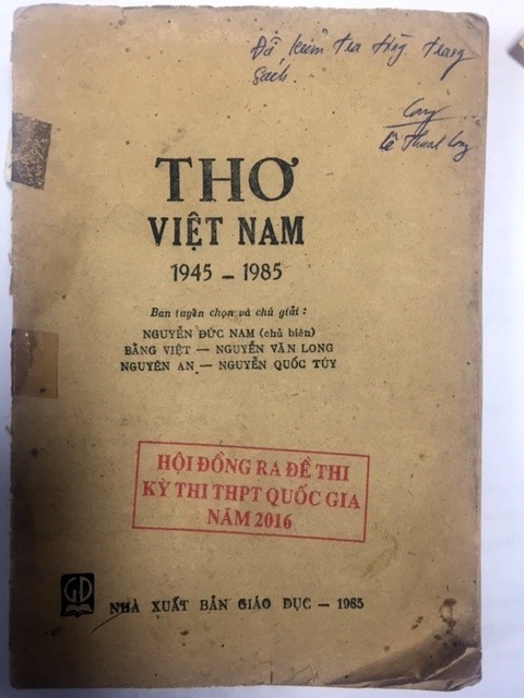 Trang bìa cuốn Thơ Việt Nam 1945-1985.