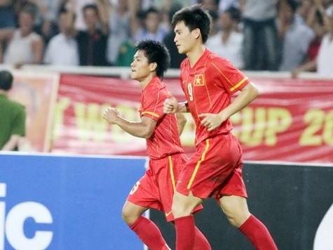 ĐT Việt Nam tiếp tục đứng đầu ĐNÁ trên BXH FIFA tháng 2/2012