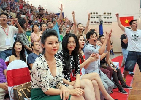 Giới show-biz Việt đến theo dõi và cổ vũ cho Sài Gòn Heat