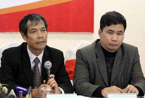 Phó TTK Dương Nghiệp Khôi (phải) phát biểu về quy trình chọn lựa HLV trưởng ĐTQG Việt Nam