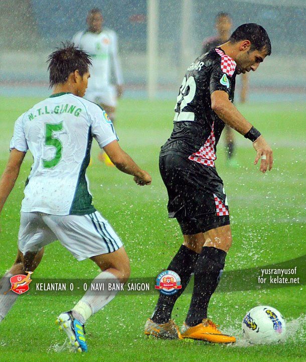 Hàng hậu vệ của Navibank Sài Gòn với hai tuyển thủ Long Giang và Việt Cường đã thi đấu hiệu quả và chắc chắn ở trận đấu này.