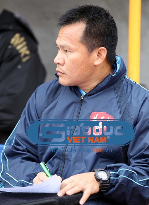 HLV Lư Đình Tuấn mất việc tại V-League 2012 chỉ sau 12 vòng đấu. Ảnh: Quang Minh