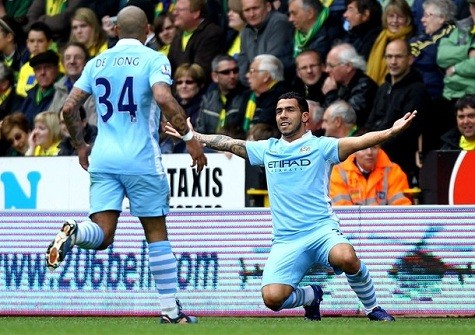 Tiền đạo Carlos Tevez tỏa sáng với cú hat-trick vào lưới Norwich City
