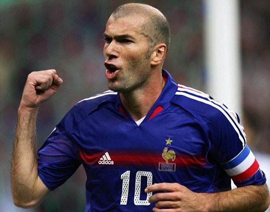 Tiền đạo Zinedine Zidane (ĐT Pháp) - Vô địch EURO năm 2000.