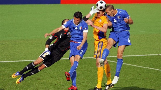 Italia giành điểm đầu tiên tại Euro 2008 nhờ trận hòa 1-1 trước Romania