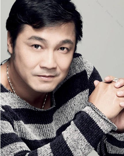 Lý Hùng là một trong những diễn viên đầu tiên của Vbiz xuất ngoại đóng phim. Anh tham gia một số dự án điện ảnh của Hong Kong và được đánh giá khá cao
