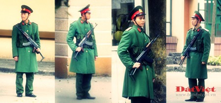 Các chiến sĩ cảnh vệ mặc áo rét mới (ảnh: báo Đất Việt)