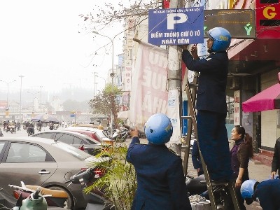 Từ hôm nay, Hà Nội sẽ dẹp điểm trông giữ xe ở 262 tuyến phố. Ảnh: Trọng Đảng.
