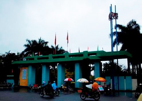 Công viên 29/3 trên đường Điện Biên Phủ sẽ được chọn làm nơi thí điểm xây dựng bãi đỗ xe ngầm đầu tiên tại Đà Nẵng. Ảnh: Nguyễn Đông.