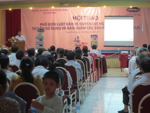 Đông đảo người tiêu dùng tỉnh Bình Định đến tham dự Hội thảo.