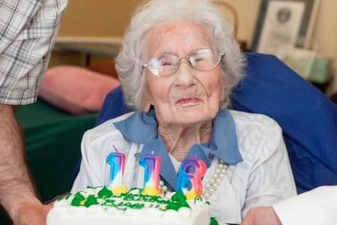 Sinh nhận thứ 116: Thành viên NBC Charlotte đã đăng bức ảnh cùng dòng chữ: "Chúc mừng sinh nhật cụ Besse Cooper! Đây là người phụ nữ Georgia già nhất trên thế giới đang đón sinh nhật lần thứ 116 của cụ". Bức ảnh đã được hơn 1,3 triệu người thích cùng hơn 35 nghìn lời bình - Ảnh: SAI