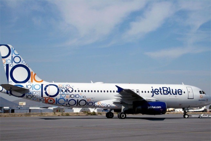 3. JetBlue: Tỷ lệ tăng/giảm người ưa thích : +40%. Xếp hạng chung về mức độ được ưa thích vào cuối năm 2012: 218. Hãng hàng không JetBlue đã khởi đầu năm 2012 khá khó khăn, khi một phi công của hãng có hành động bất thường trên chuyến bay dẫn tới việc phải hạ cánh khẩn cấp. Tuy nhiên, sự hài lòng của khách hàng và chất lượng phục vụ tốt của JetBlue trong mùa nghỉ lễ cuối năm đã giúp hãng này thành công trong năm qua.