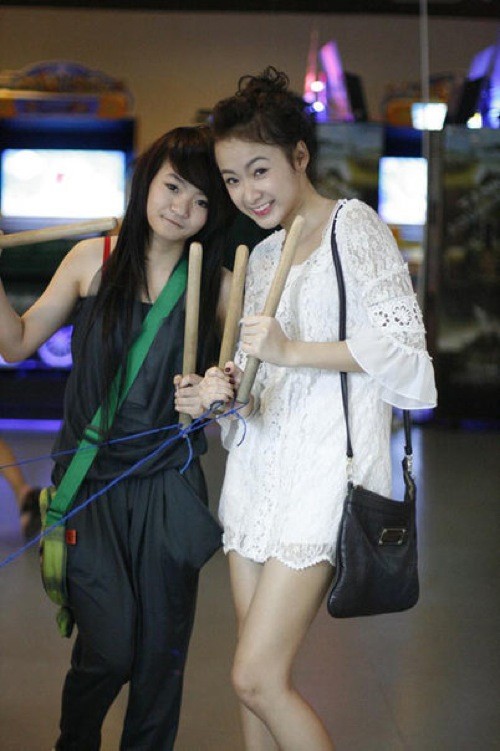 Phương Trinh rất hay "khoe" cô em gái dễ thương của mình tại các sự kiện.