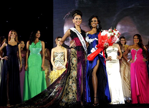 Đại diện Nam Phi đã xuất sắc giành danh hiệu: Siêu mẫu Quốc Tế 2012