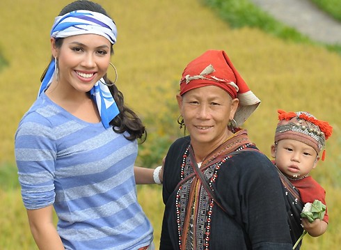 Tham gia cùng Yan Can Cook trong chương trình truyền hình thực tế "Martin Yan Taste of Viet Nam", Hoàng My có cơ hội đặt chân đến nhiều vùng đất đậm đà bản sắc văn hóa trên cả nước.