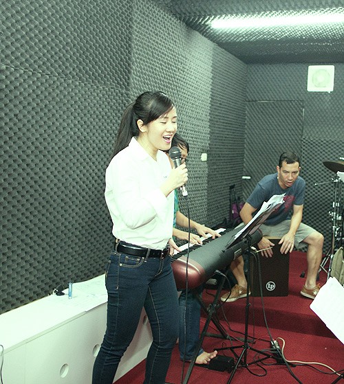 Kể từ live show xuyên Việt Hồng Nhung - Bài hát ru 99, sau gần 13 năm, cô Bống mới có dịp thực hiện một đêm nhạc của riêng mình tại Hà Nội.