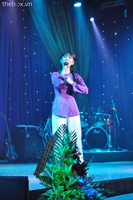 Chiều 1/10, "cô gái Trung Hoa" Lương Bích Hữu đã có buổi ra mắt và giới thiệu đến báo chí album tiếp theo của mình. Theo đó, trong minishow ra mắt sản phẩm cô sẽ thể hiện một ca khúc mang âm hương dân ca tên Gái Quê.