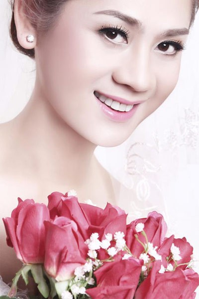 Gần đây, MC Lý Triệu Dân - người bạn có mối quan hệ thân thiết với Lâm Chí Khanh đã chia sẻ trên một trang thông tin về việc Khanh sẽ đại diện cho Việt Nam thi Hoa hậu chuyển giới quốc tế 2013.
