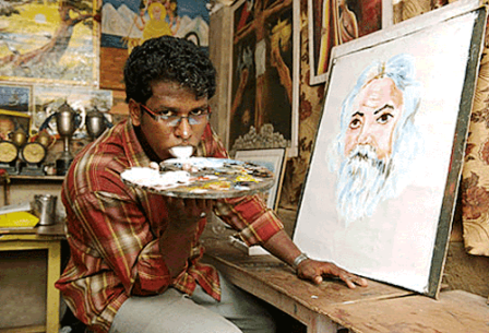 Họa sĩ Ani K, đến từ bang Kerala, (tây nam Ấn Độ) đã làm cho giới nghệ thuật phải sững sờ bởi khả năng vẽ tranh đặc biệt có một không hai của anh. Những bức tranh của Ani K không phải được vẽ bằng bút, mà chúng được vẽ hoàn toàn bằng… lưỡi.
