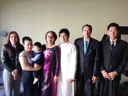 Được biết, gia đình Đan Trường đã có mặt tại Mỹ từ hôm 18/4 để chuẩn bị cho hôn lễ của anh Bo.