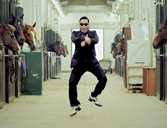 Điệu nhảy ngựa Gangnam Style.