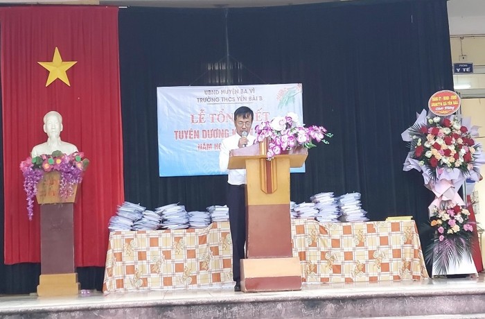 Thầy Chu Đăng Thiện, Hiệu trưởng Trường Trung học cơ sở Yên Bài B (huyện Ba Vì, Hà Nội). Ảnh: website nhà trường