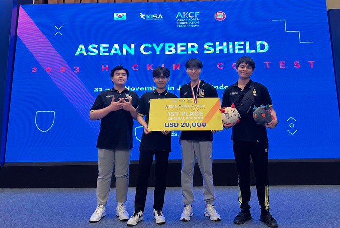 Nhóm sinh viên UIT giành giải Nhất Cuộc thi ASEAN Cyber Shield (ACS) 2023. (Ảnh: NTCC)