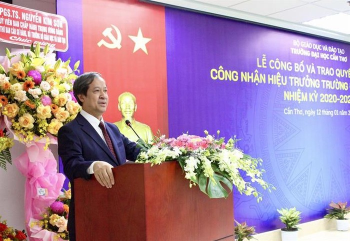 Bộ trưởng Nguyễn Kim Sơn đánh giá rất cao vai trò quan trọng của Trường Đại học Cần Thơ. (Ảnh: Bộ Giáo dục và Đào tạo)