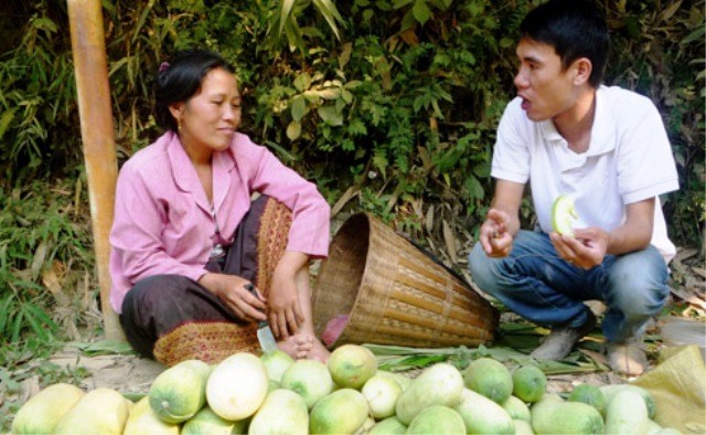 Dù không biết tiếng Lào bạn vẫn có thể mua hàng của họ