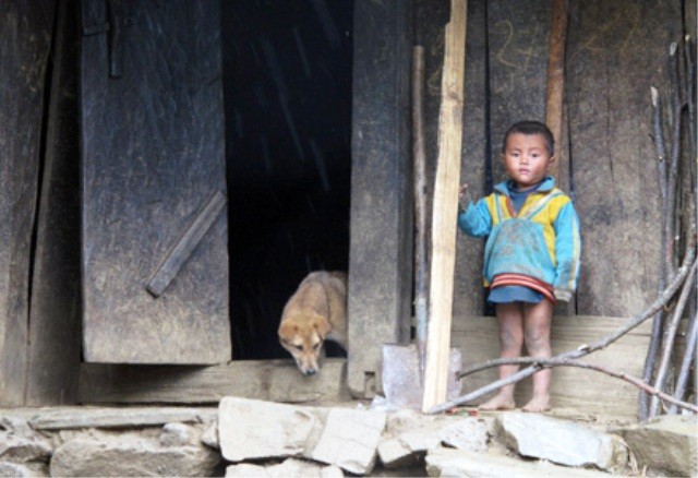 Một đứa bé người Mông ở Sìn Hồ - Lai Châu